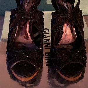 Gianni Bini black sharissah heel. Size 7